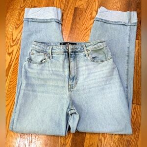 Hollister ultra high rise Dad jeans. Size 11R. Blue